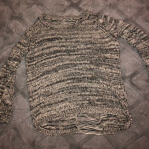 Knitted backless sweater